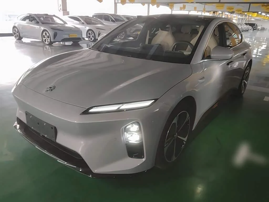 NIO ET5