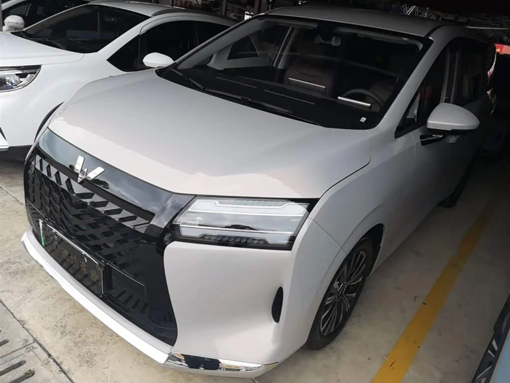 Wuling 730