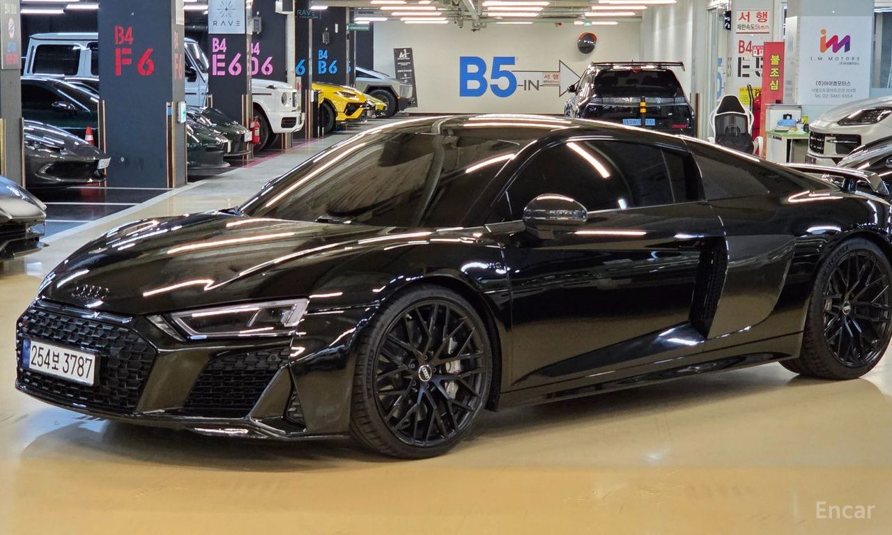 Audi R8