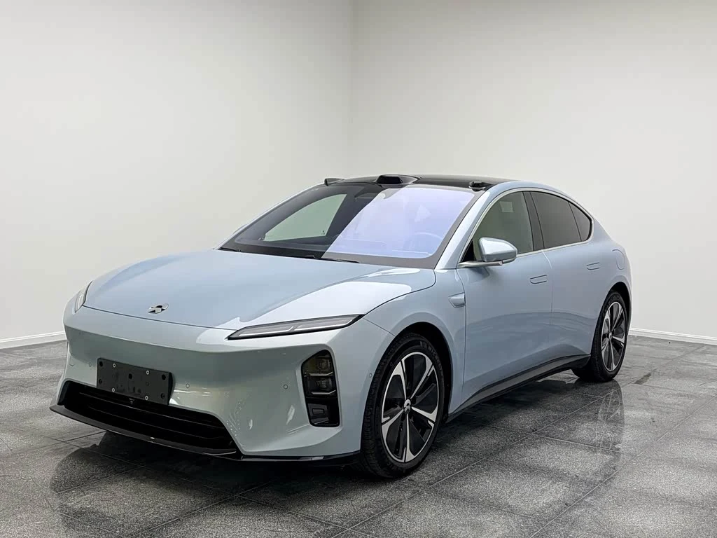 NIO ET5