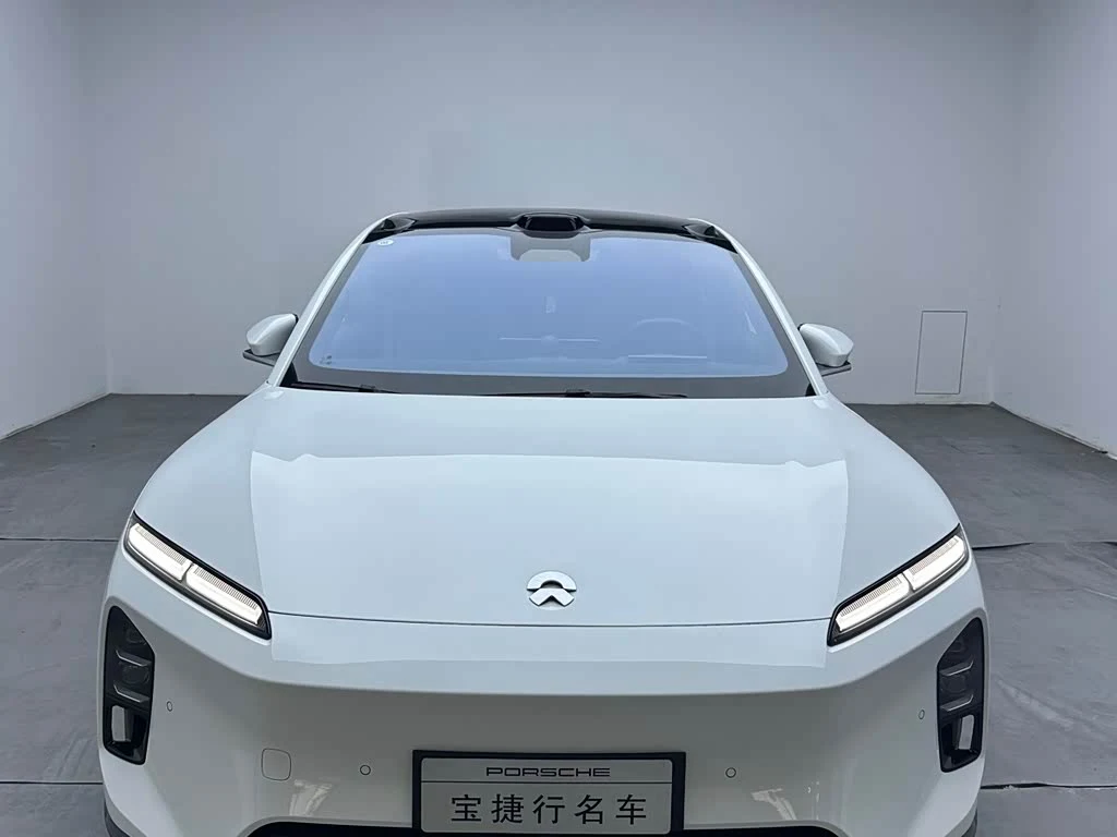 NIO ET5