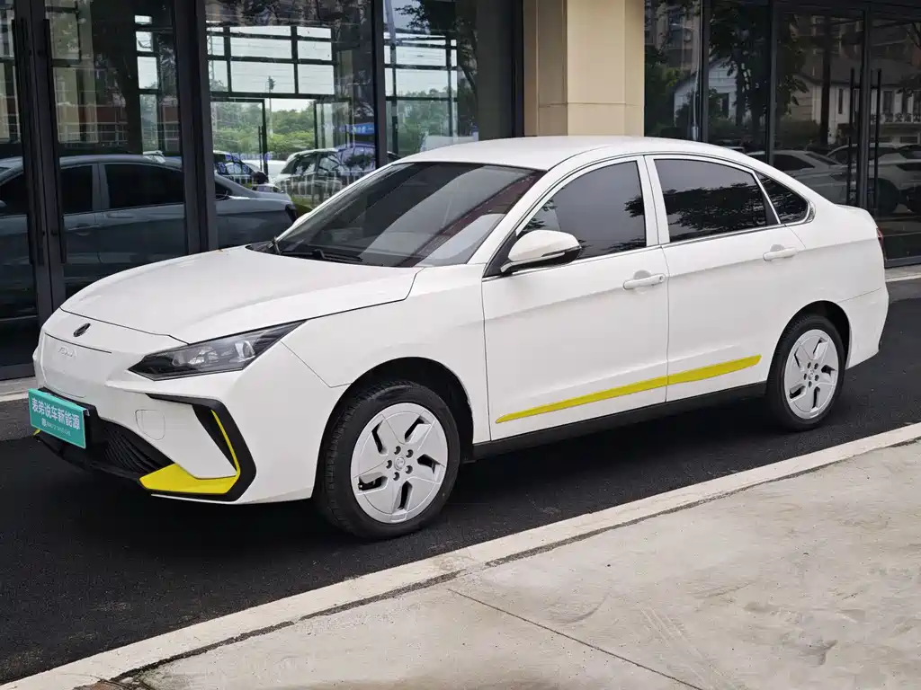 Dongfeng E70
