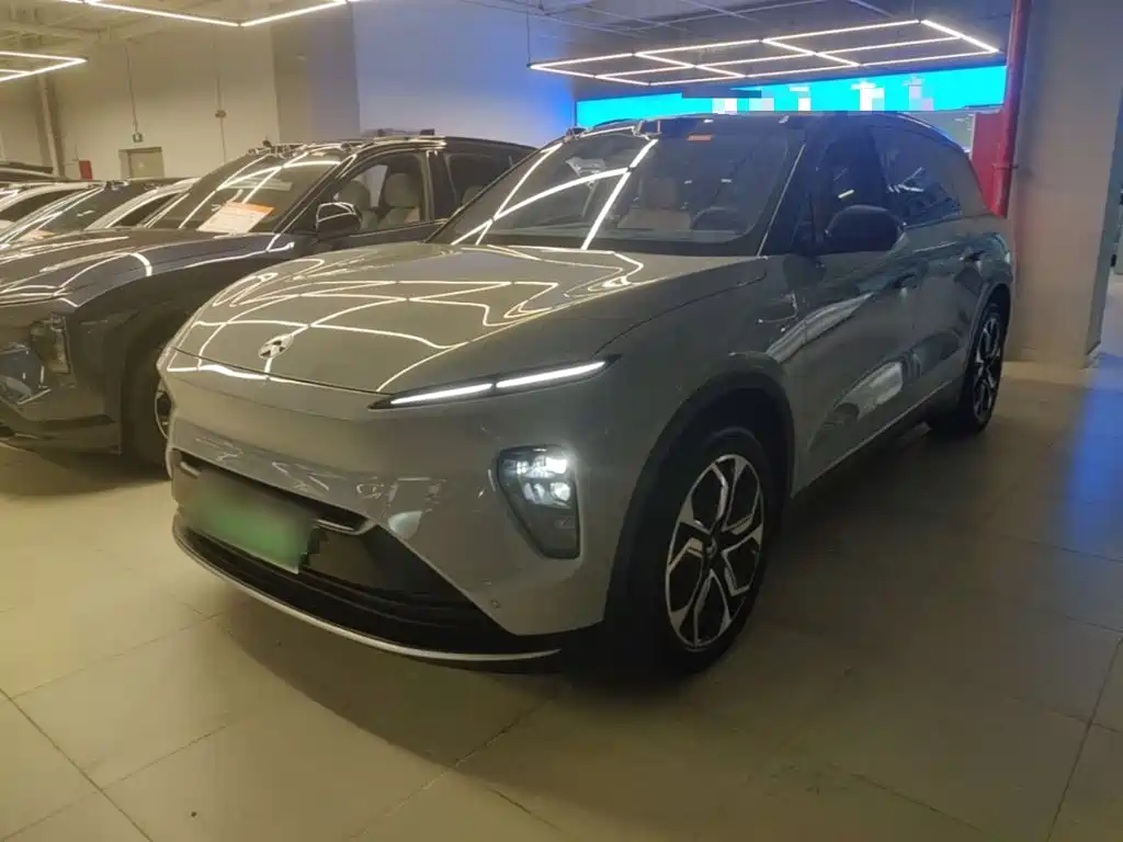 NIO ES8