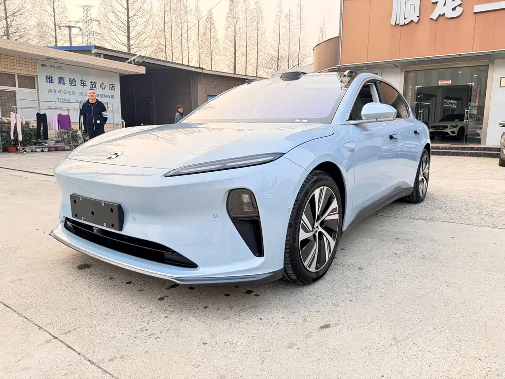 NIO ET5