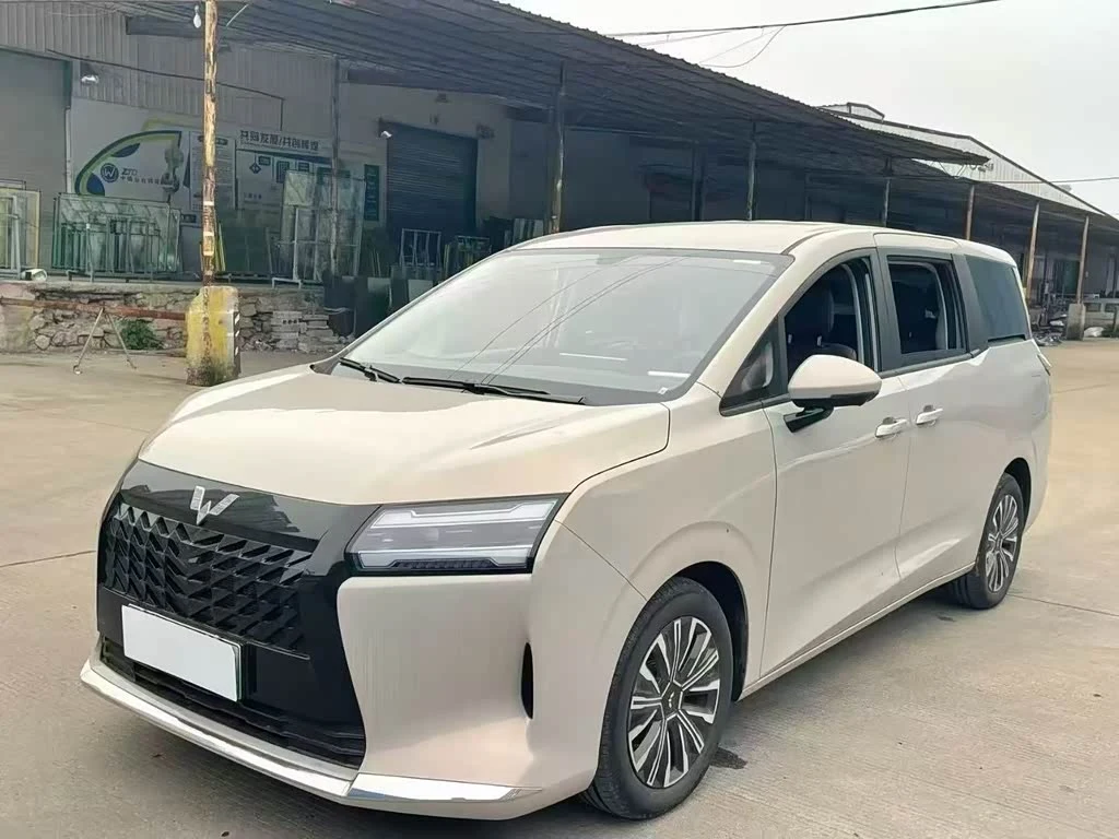 Wuling 730