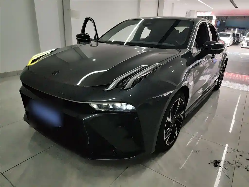 Lynk & Co 03