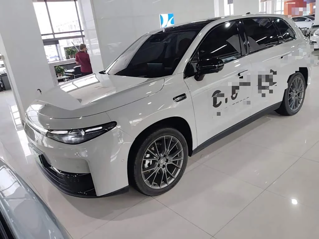 Leapmotor C10