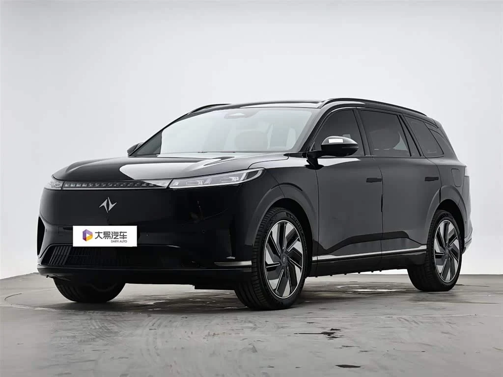 Dongfeng eπ008
