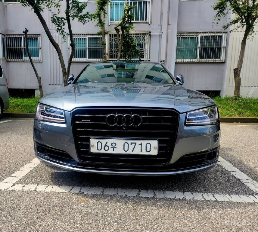 Audi A8