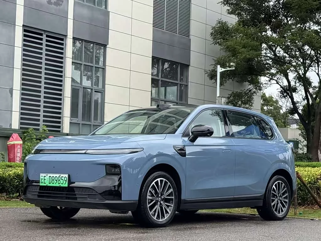 Leapmotor B10