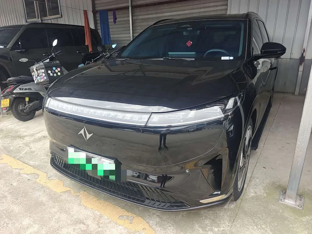 Dongfeng eπ008