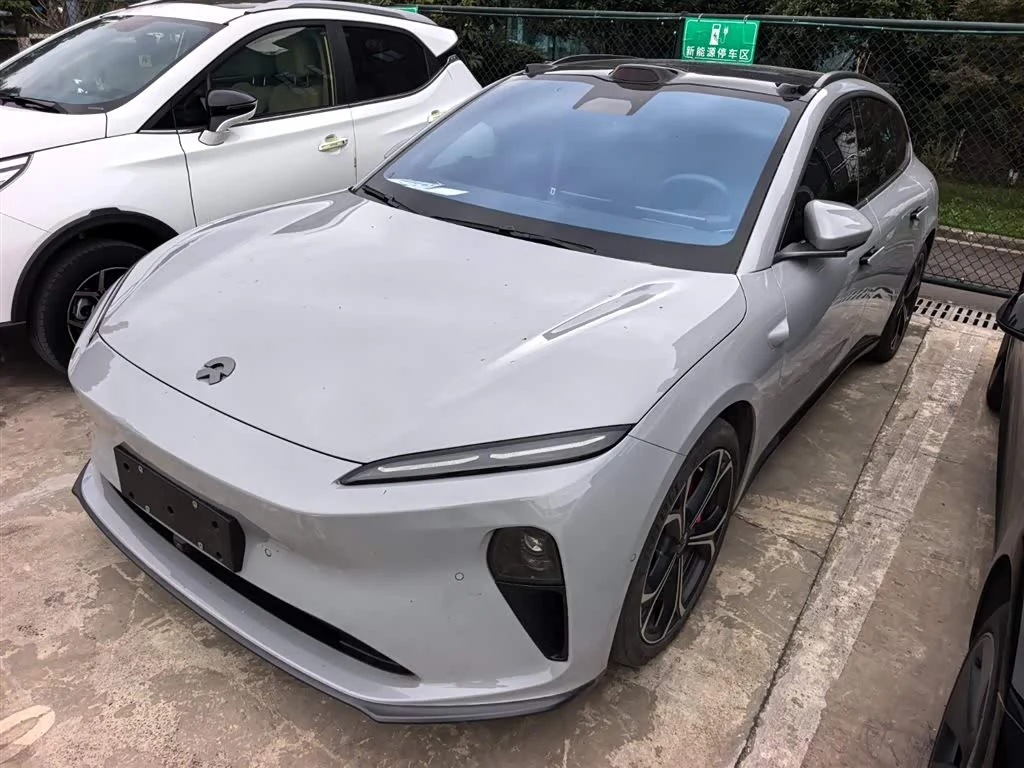 NIO ET5T