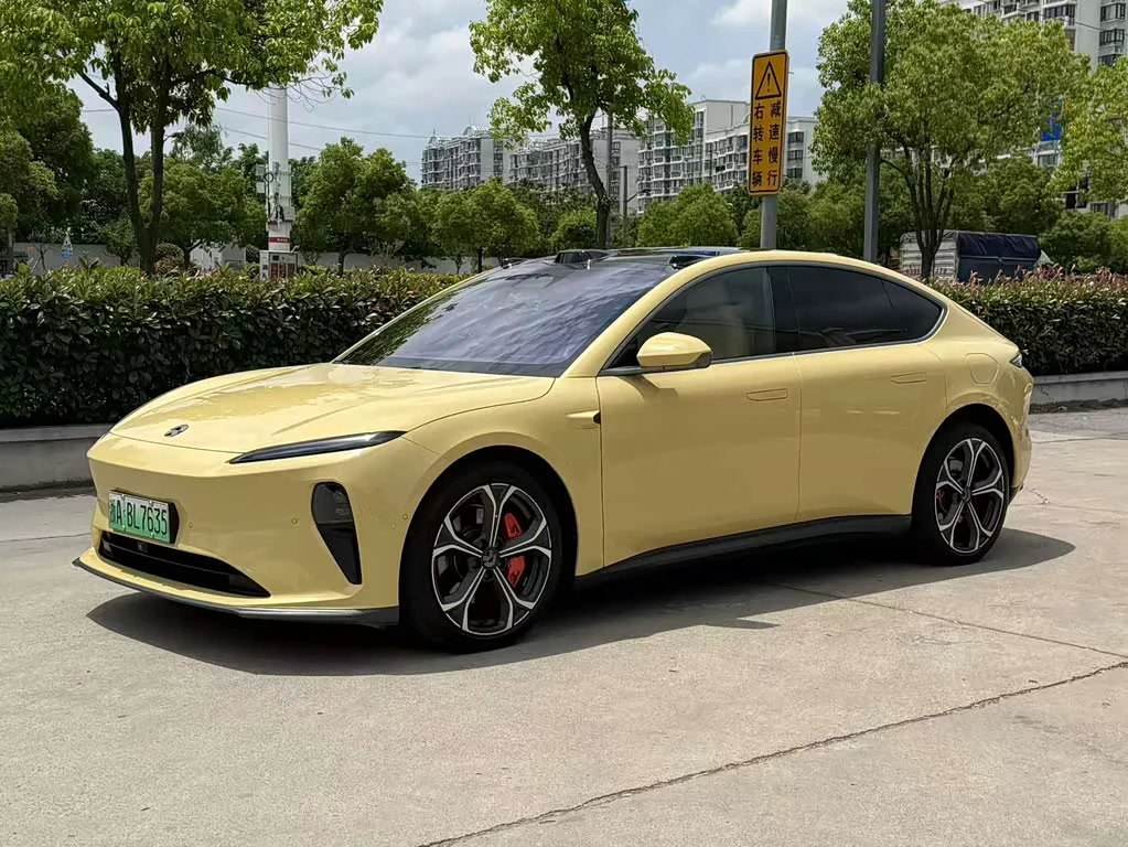 NIO ET5