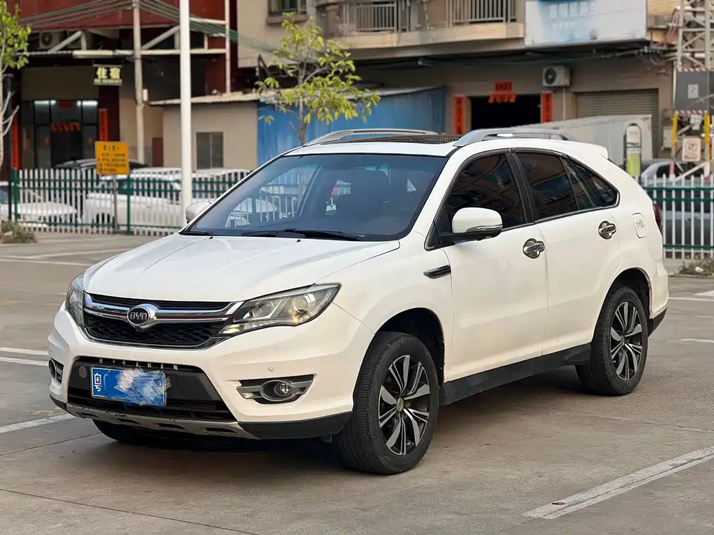 BYD S7