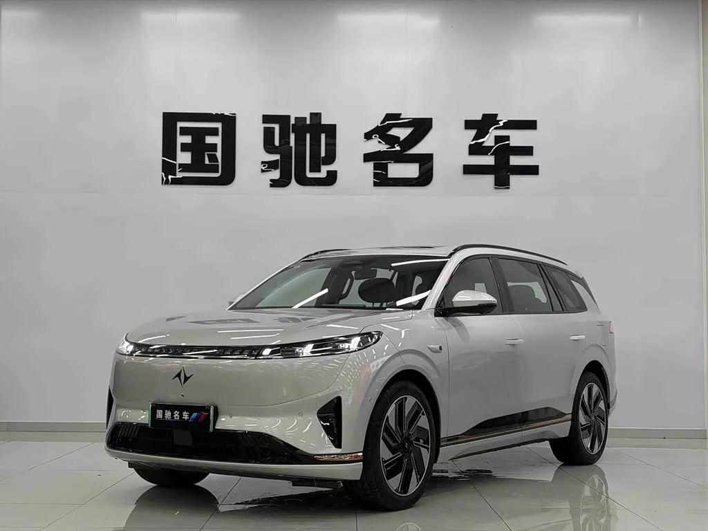 Dongfeng eπ008
