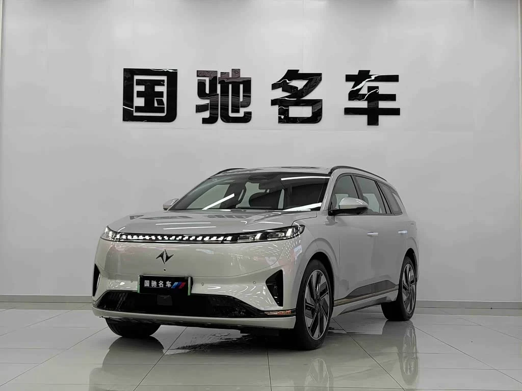 Dongfeng eπ008