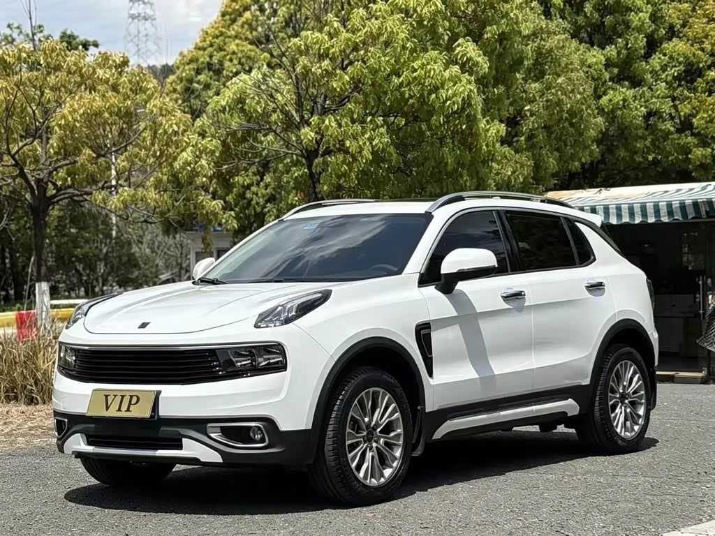 Lynk & Co 01