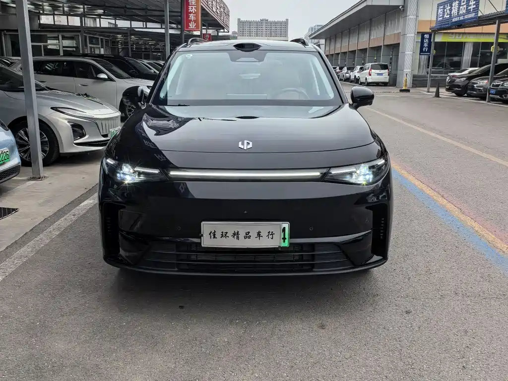 Leapmotor C16