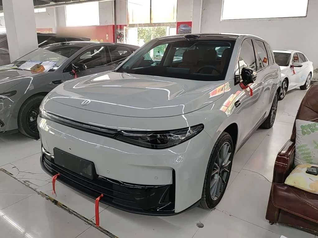 Leapmotor C10
