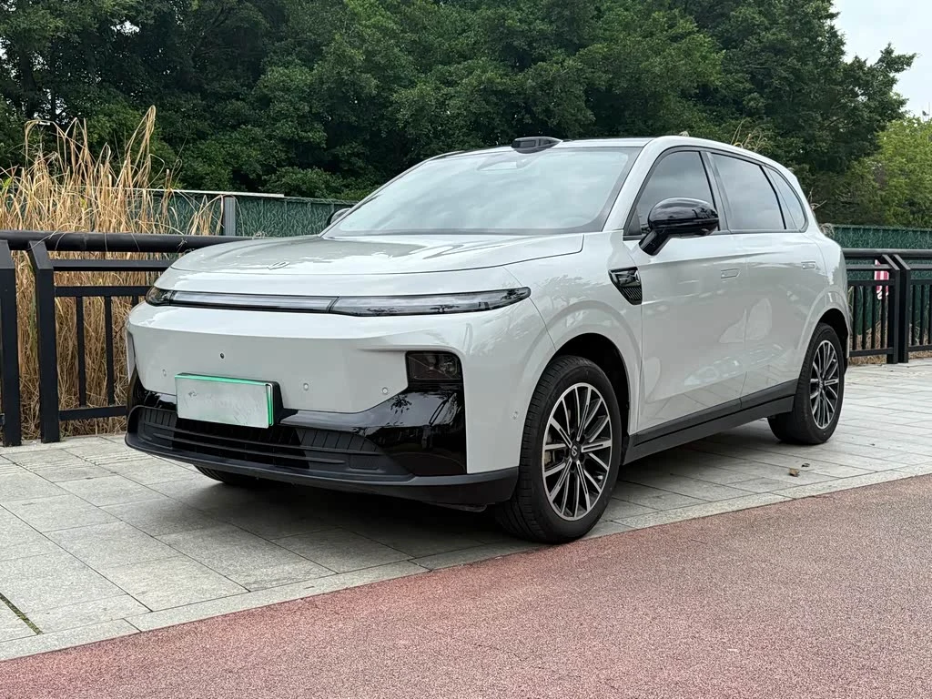 Leapmotor B10