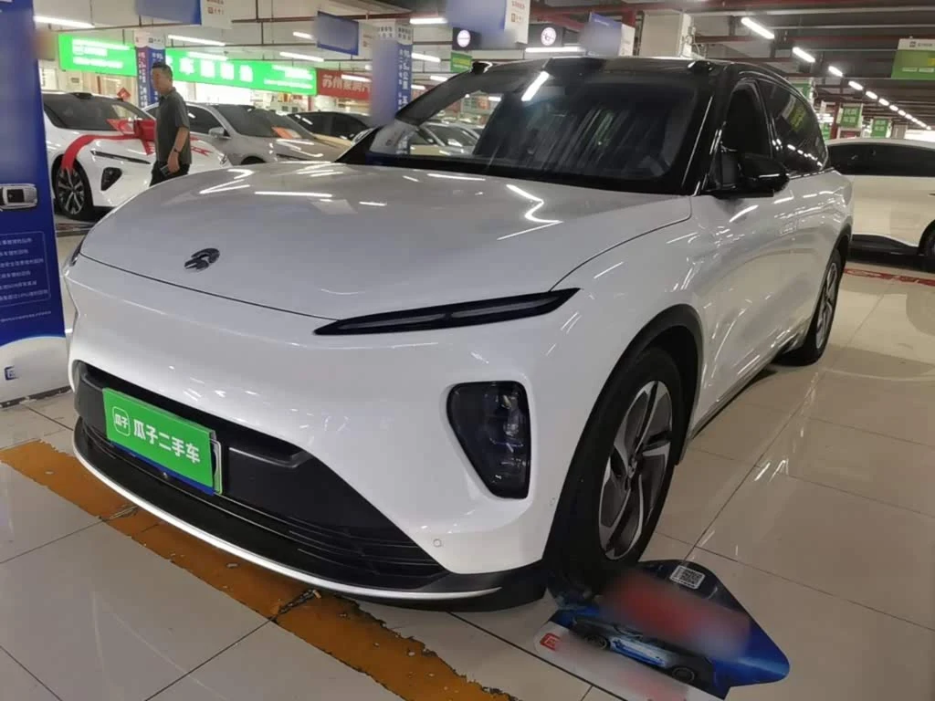 NIO ES8
