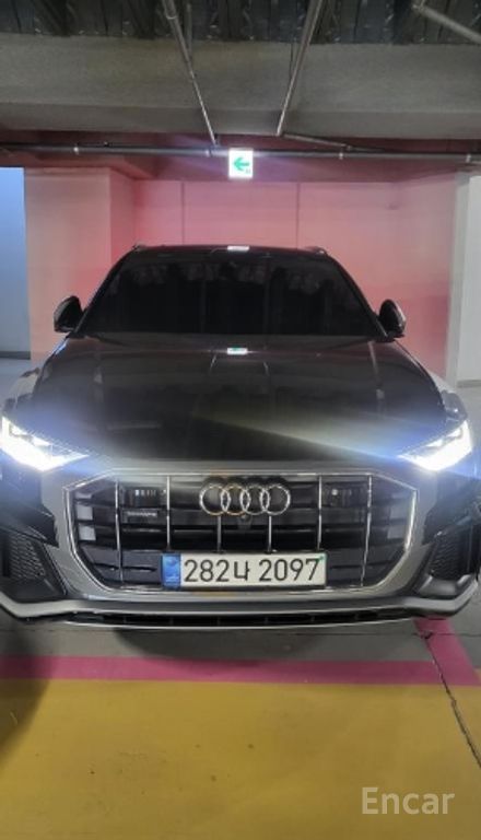 Audi Q8