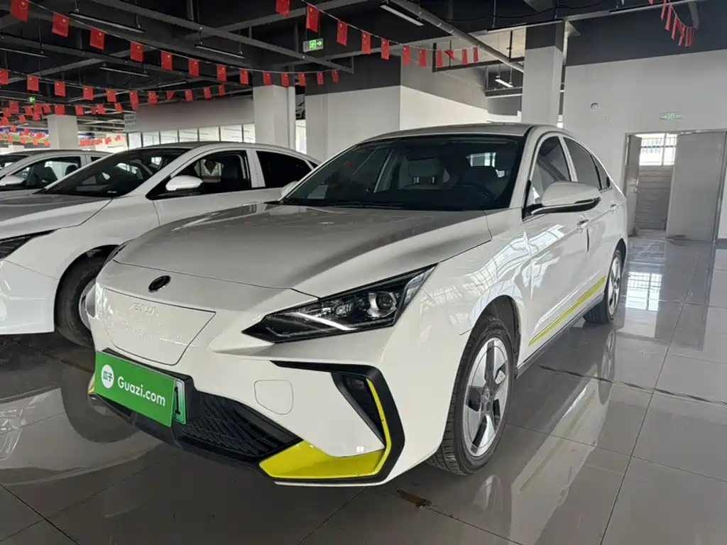 Dongfeng E70