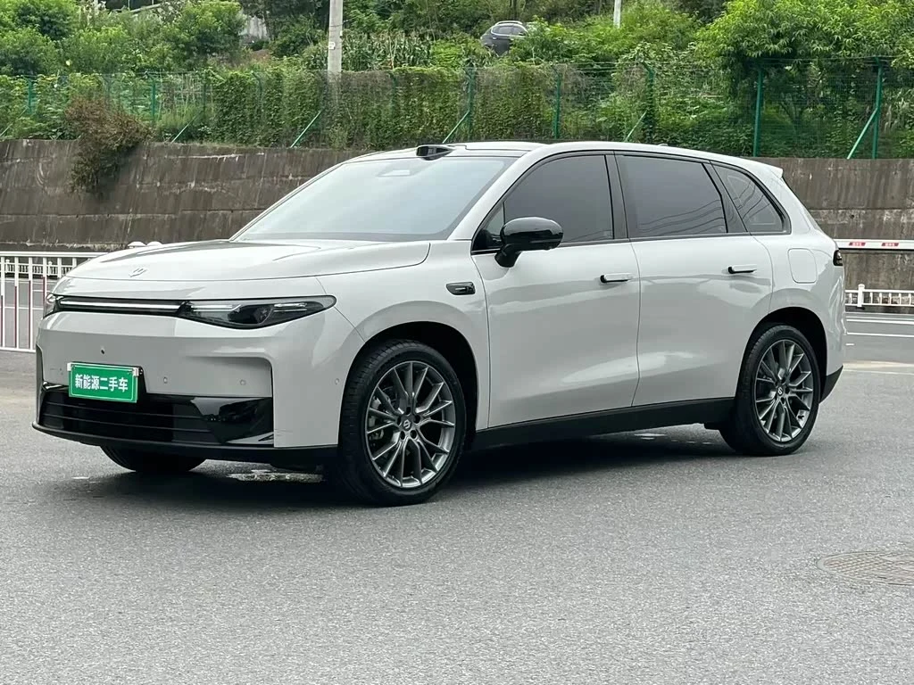 Leapmotor C10
