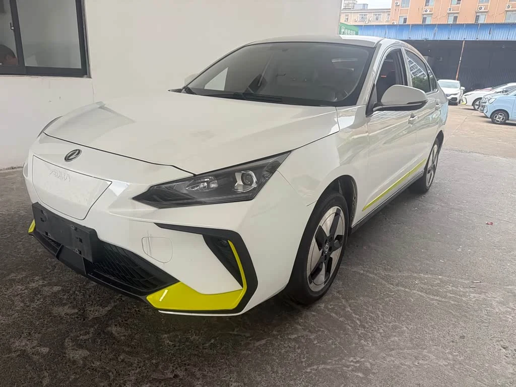 Dongfeng E70
