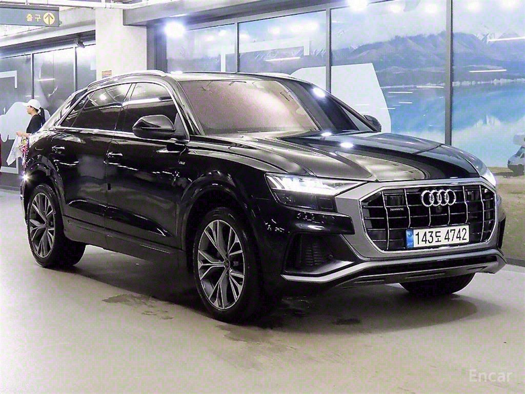 Audi Q8