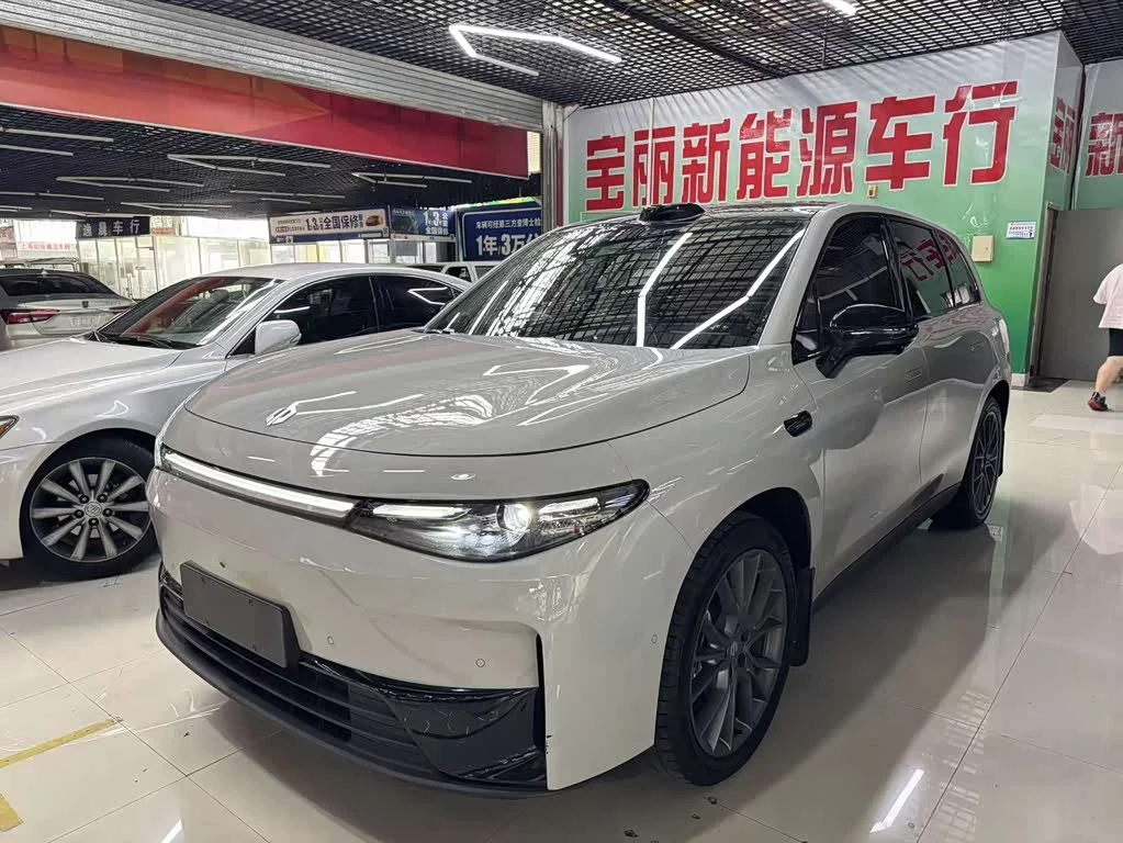 Leapmotor C10