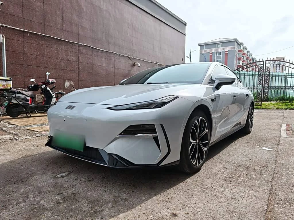 Geely Galaxy Galaxy E8