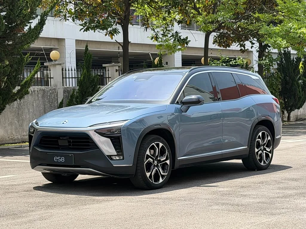 NIO ES8