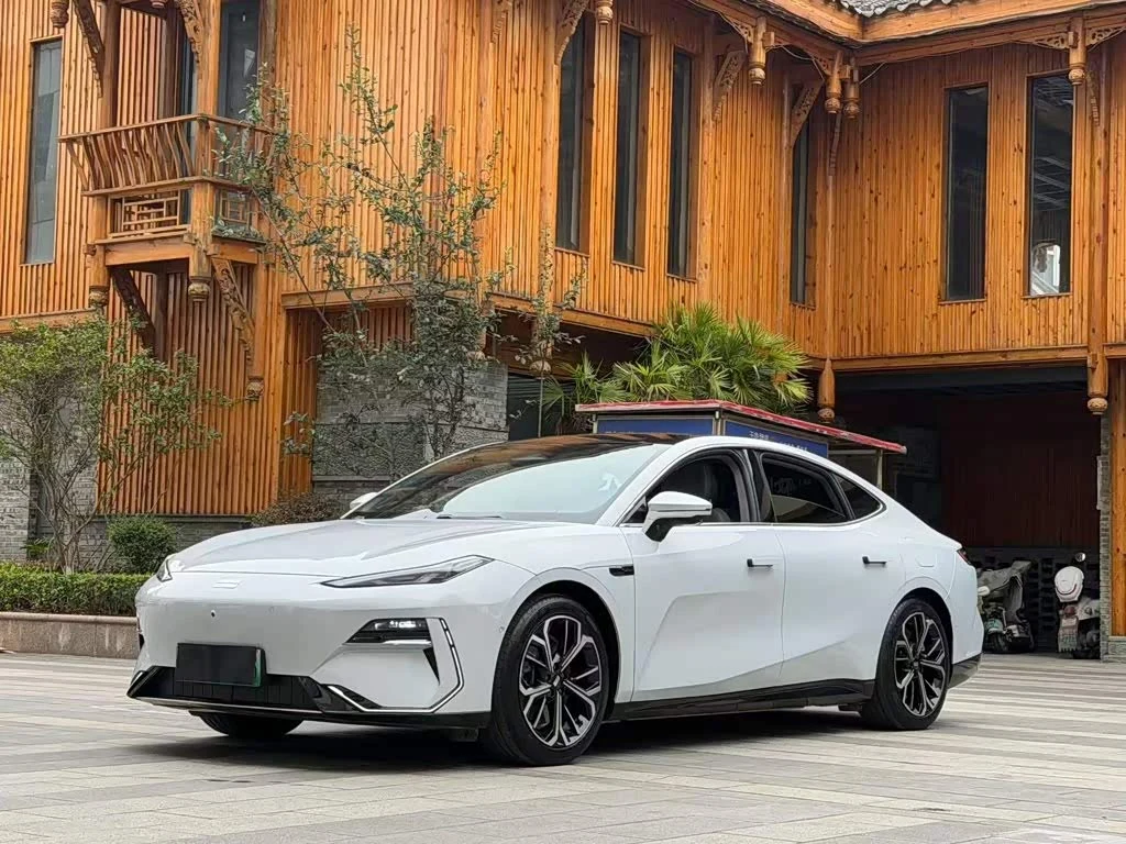 Geely Galaxy Galaxy E8