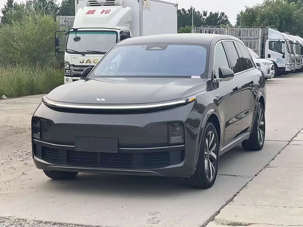 Li Auto L8