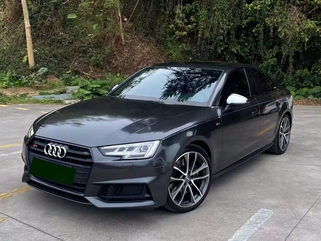 Audi S4