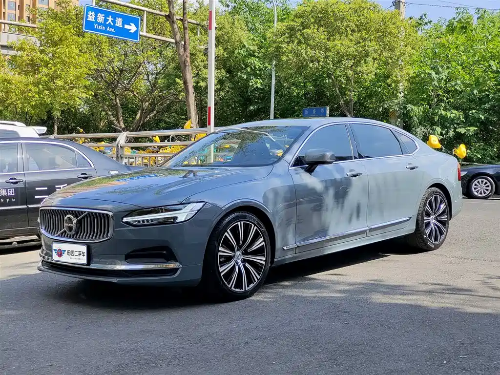 Volvo S90