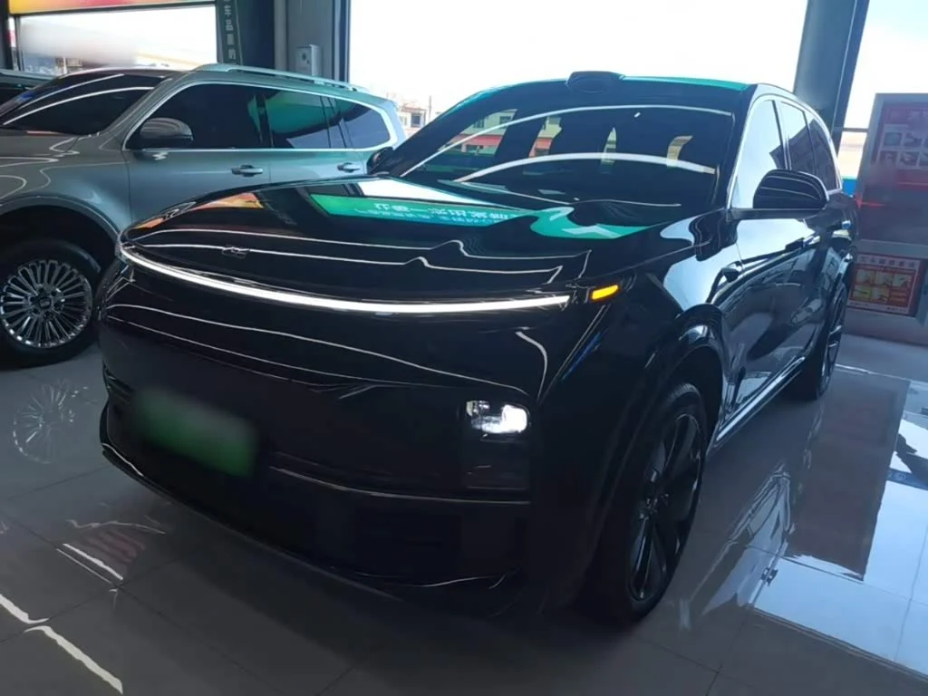 Li Auto L8