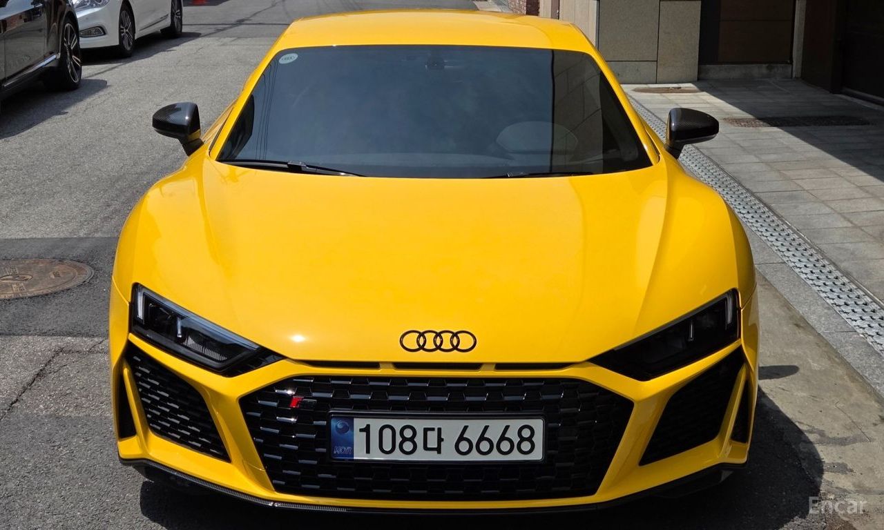 Audi R8