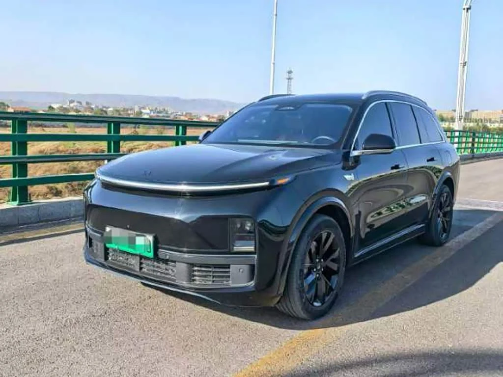 Li Auto L8