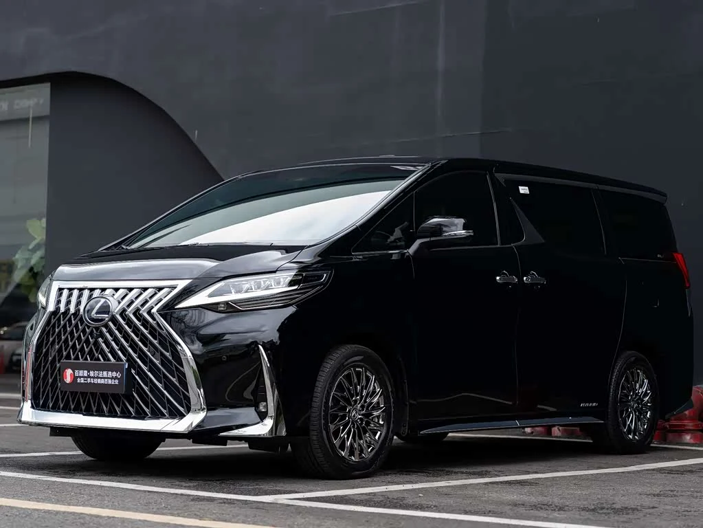 Lexus LM