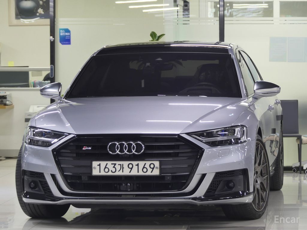 Audi S8
