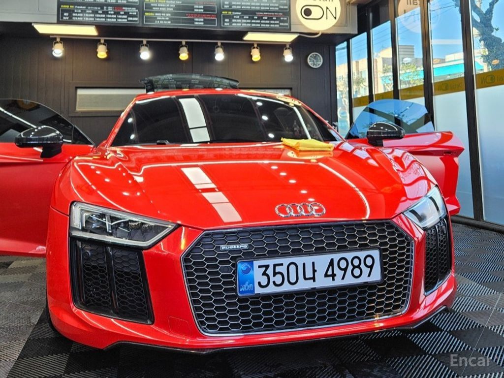 Audi R8