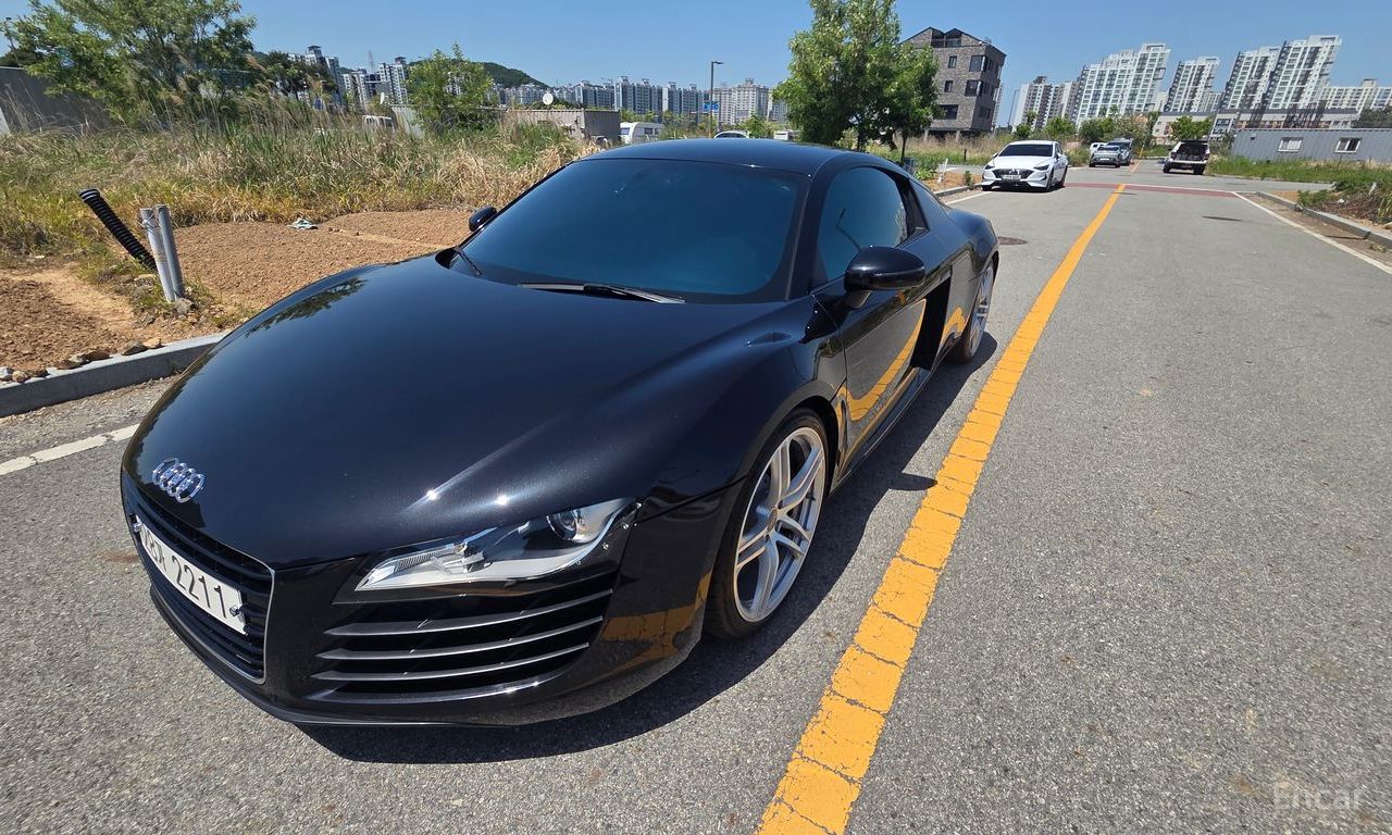 Audi R8