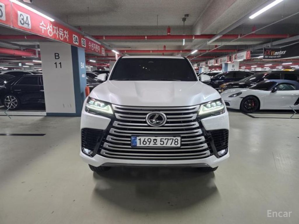 Lexus LX