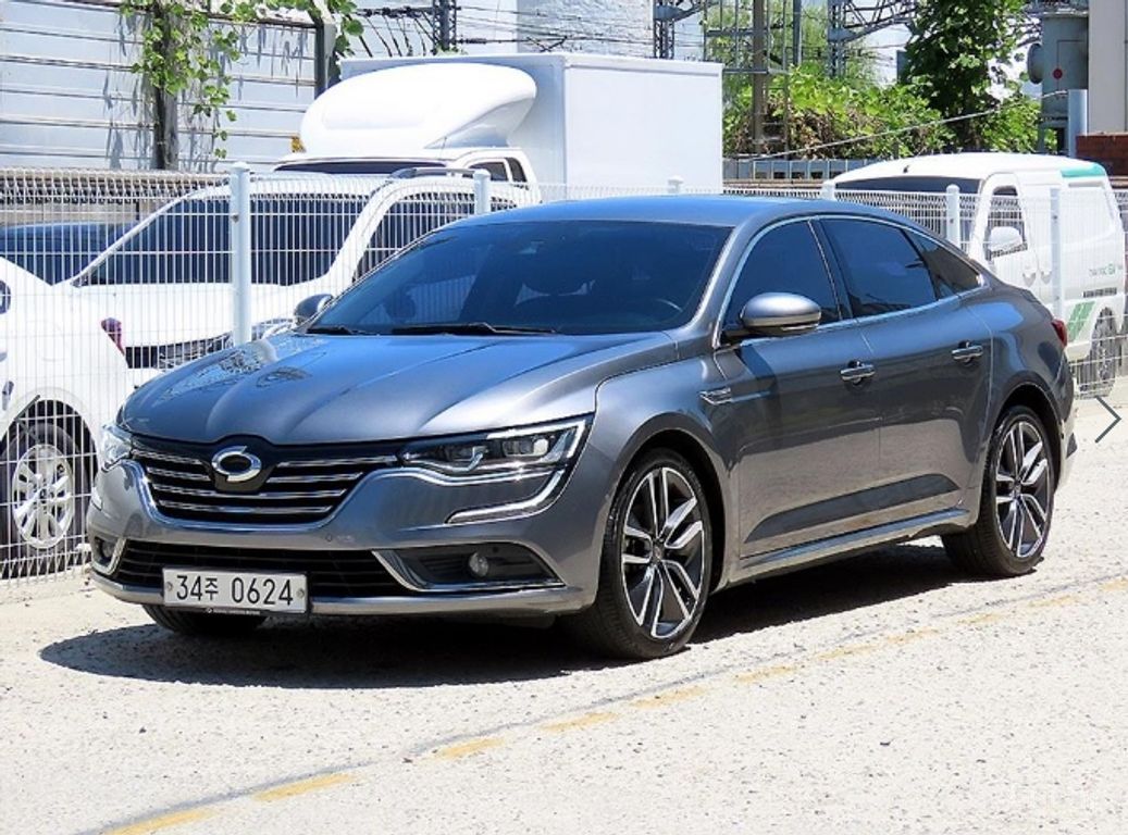 Renault SM6