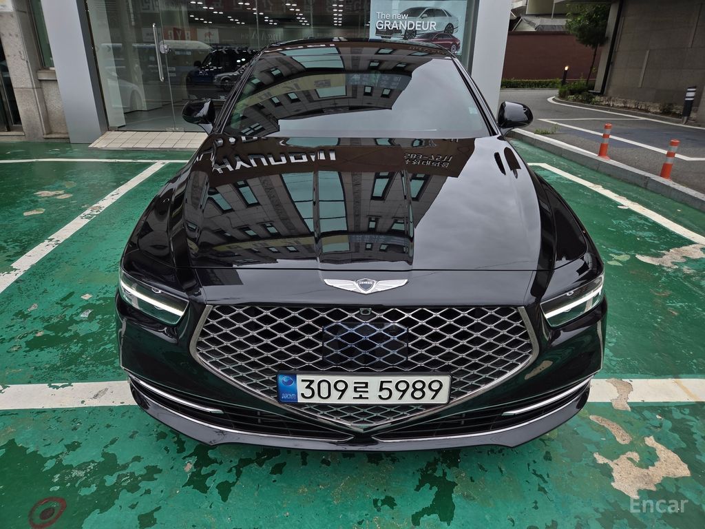 Genesis G90