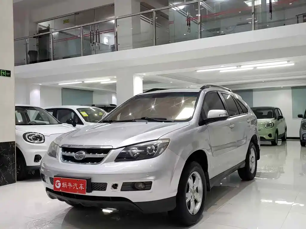 BYD S6