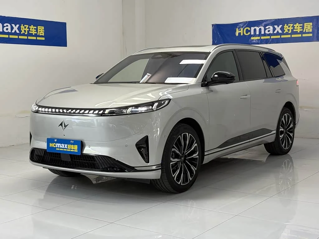 Dongfeng eπ008