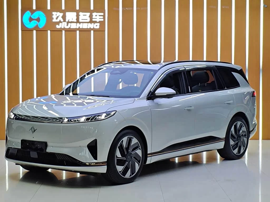 Dongfeng eπ008